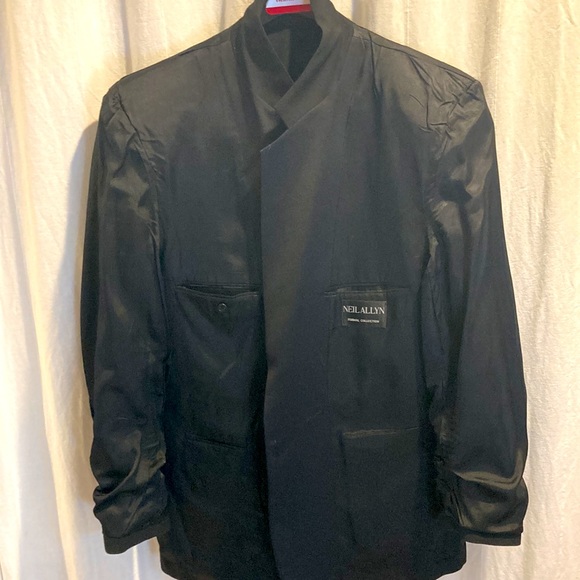 One-Button Tux - Great Condition! - Neil Allyn - Picture 2 of 8